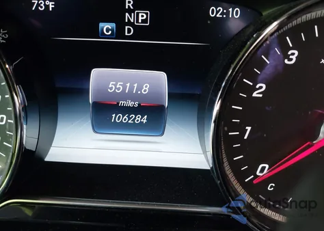 2018 Mercedes-Benz E 300 4Matic z USA, uszkodzony, nr VIN WDDZF4KB9JA445012